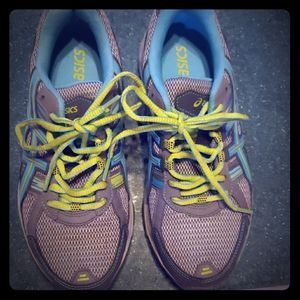 ASICS gel ventures sneakers